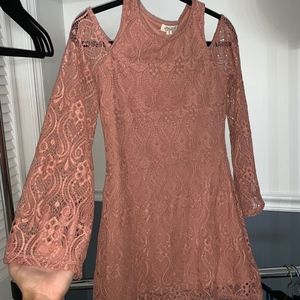 super cute lace open shoulder boutique dress